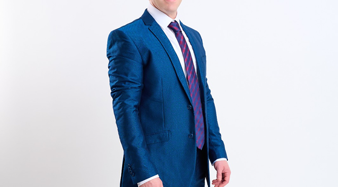 traje azul petroleo