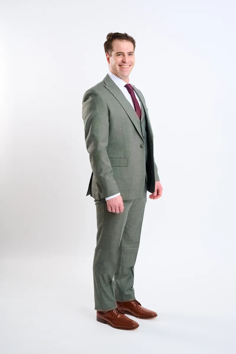 Traje verde seco