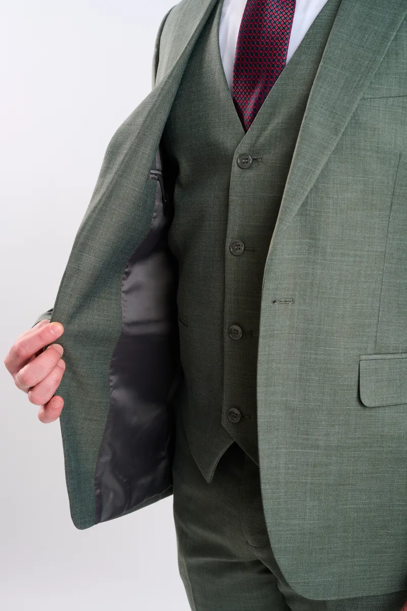 Traje verde seco
